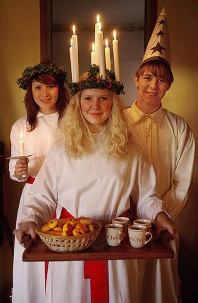 Lucia w białej sukience - tradycje bożonarodzeniowe w Szwecji